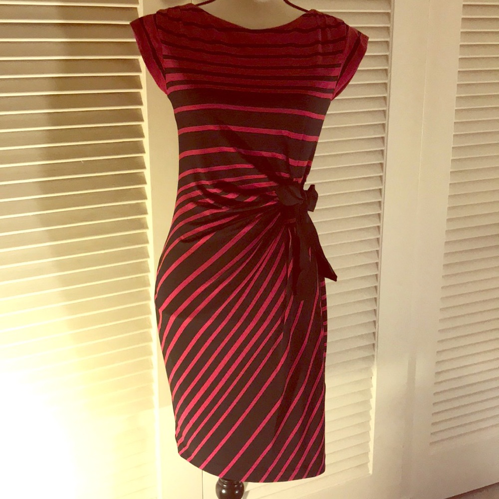 Striped black and fuchsia dress with side ribbon